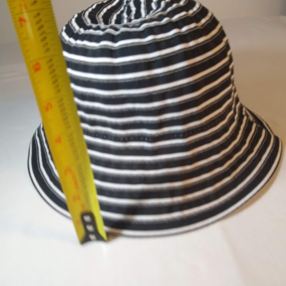 NWOT NYC underground OS flexible bendable bucket hat - wire brim edge